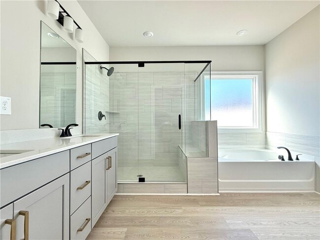 Building Photo - 3227 Madeira Dr