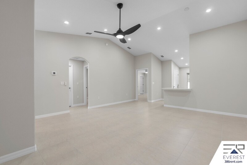 Building Photo - 14 Llovera Pl