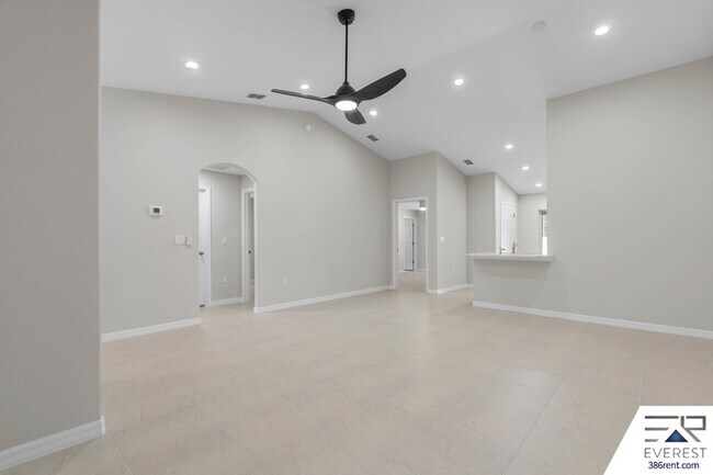 Building Photo - 14 Llovera Pl