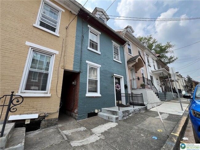 Building Photo - 27 N Warren St