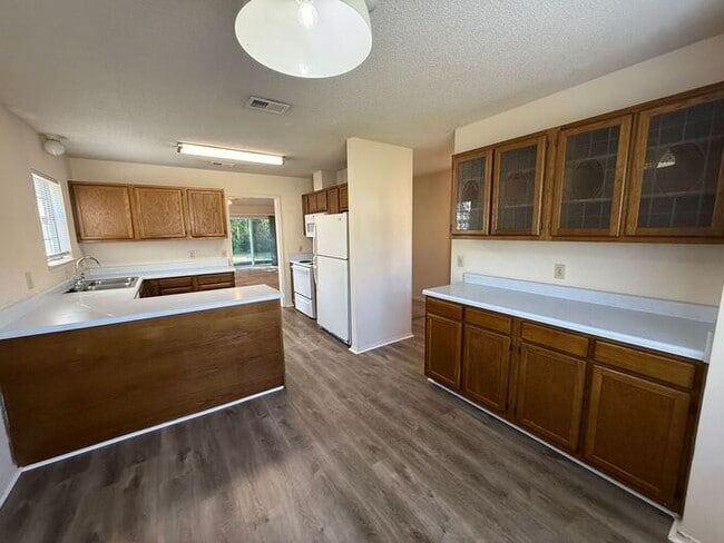 Building Photo - Gulf Breeze - Sandpiper Village - 3 bedroo...