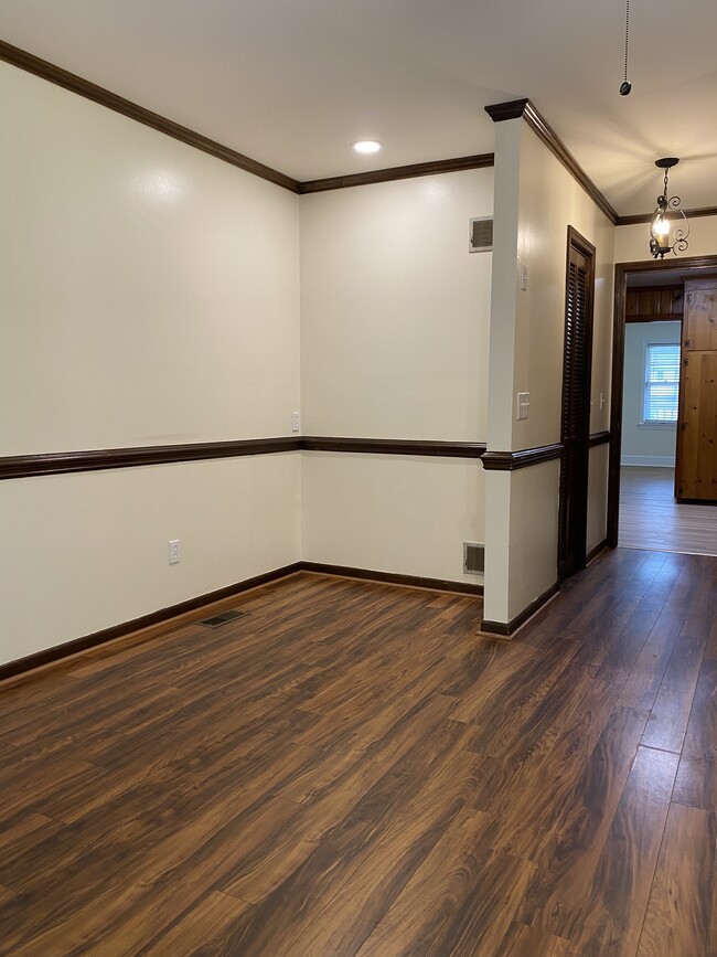 Building Photo - 124 Ellis St