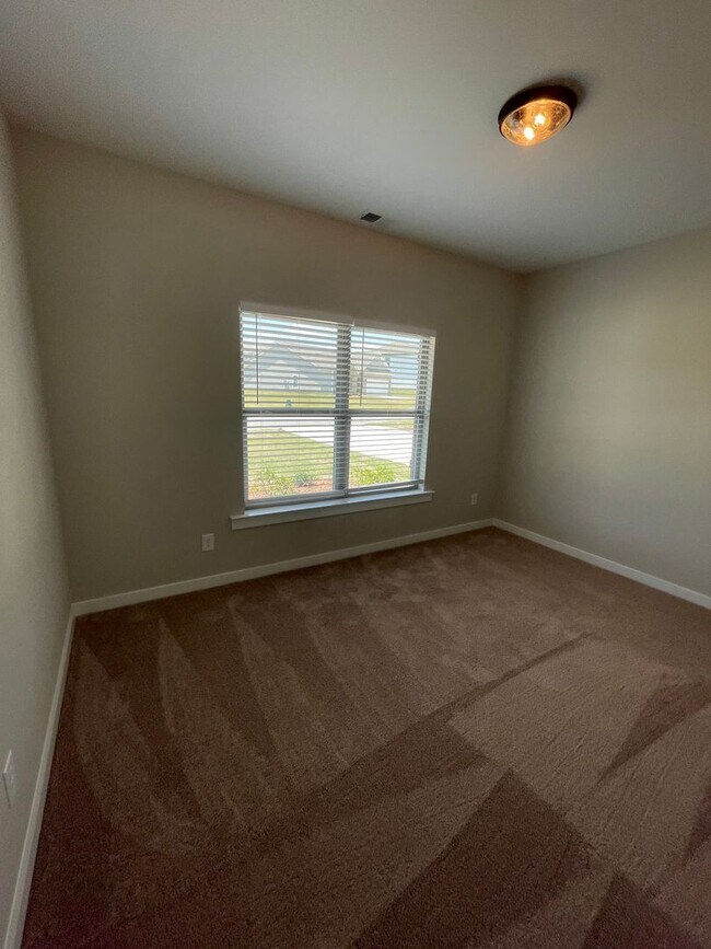 Building Photo - Home for Rent in Jasper, AL!!! Available to View with 48 Hour Notice!!! ***SIGN A 13 MONTH LEASE ...