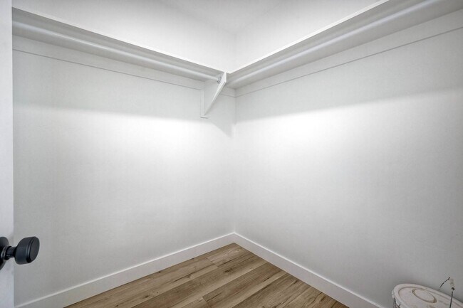 Building Photo - Spacious & Stylish 4BR/3BA Apartment in Imperial Beach!