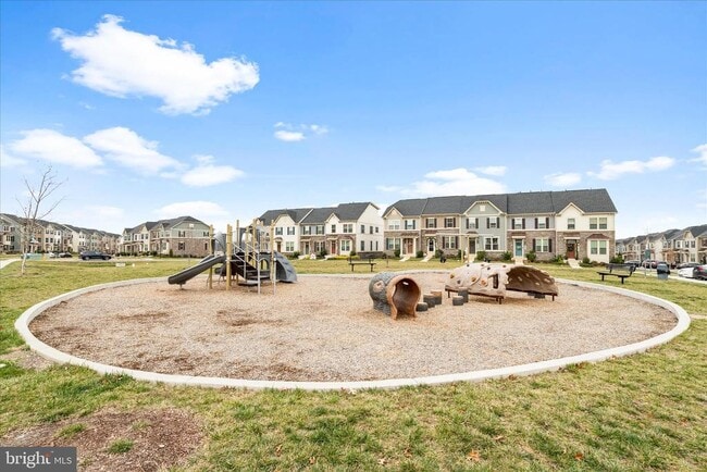 Building Photo - 5924 Pecking Stone St