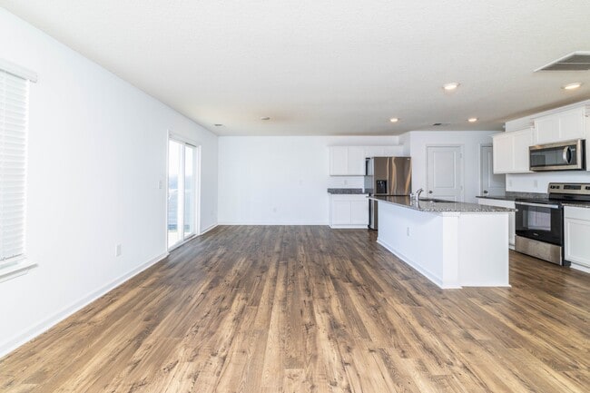 Building Photo - 228 Belle Ct