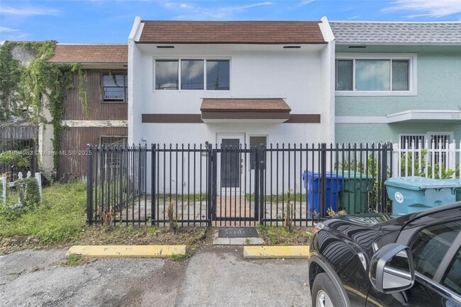Primary Photo - 508 NW 11th St