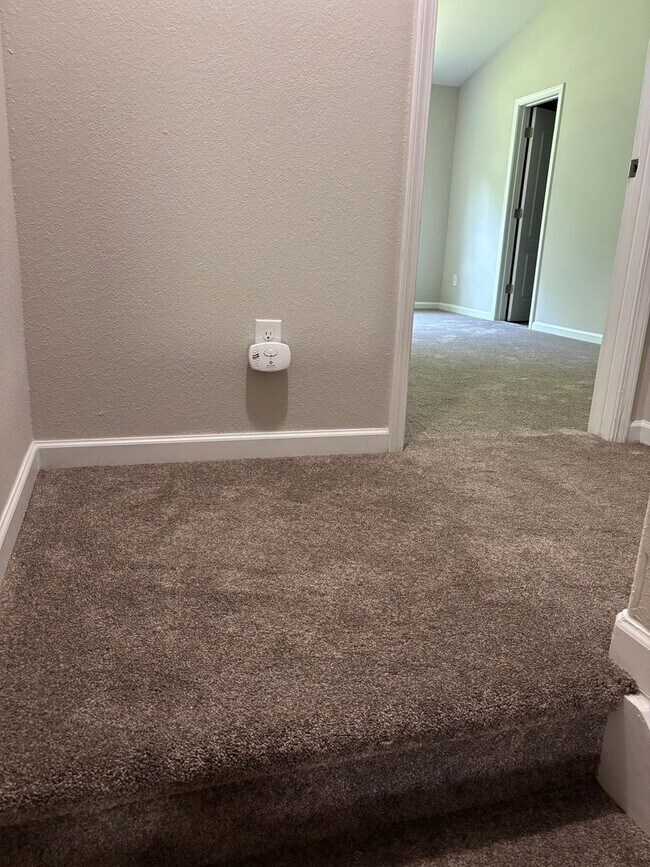 Building Photo - Newly Renovated Four Bedroom Home In North...