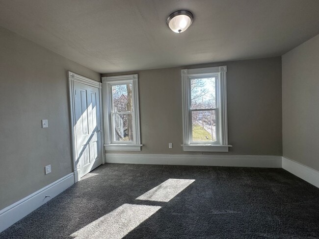 Building Photo - Large Open Concept 5BR/2BA Rent to Own Home with Office