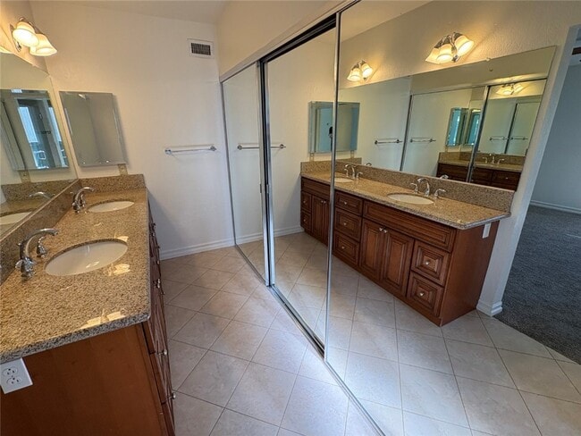 Building Photo - 199 N Paseo Rio Moreno