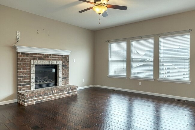Building Photo - 6016 Blake Thomas Dr