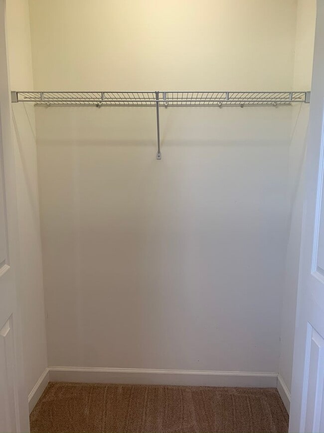 Building Photo - 115 Clusters Cir