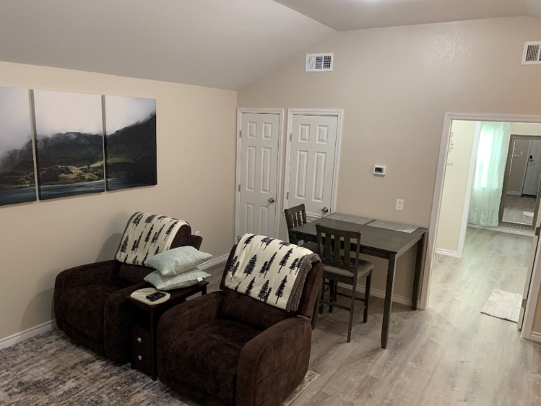 Building Photo - 3670 Wren