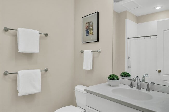 Building Photo - 120 Seaver St