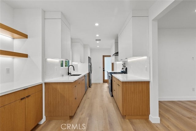 Building Photo - 5730 Stansbury Ave