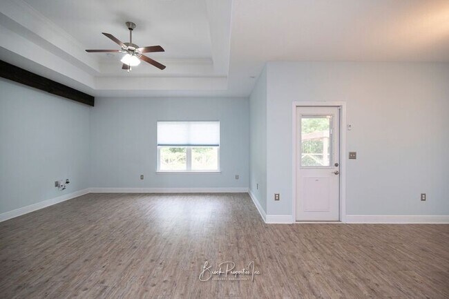 Building Photo - 8753 Bradfield Dr