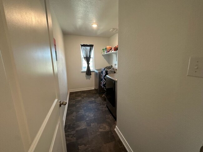 Building Photo - Coming soon... Beautiful 3 bedroom 2 bath ...