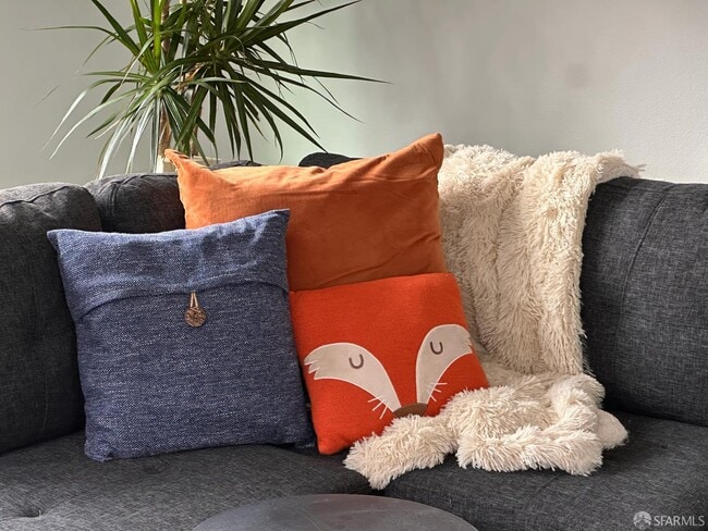 Building Photo - 480 Monterey St