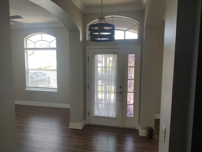 Building Photo - 13883 Blythewood Dr