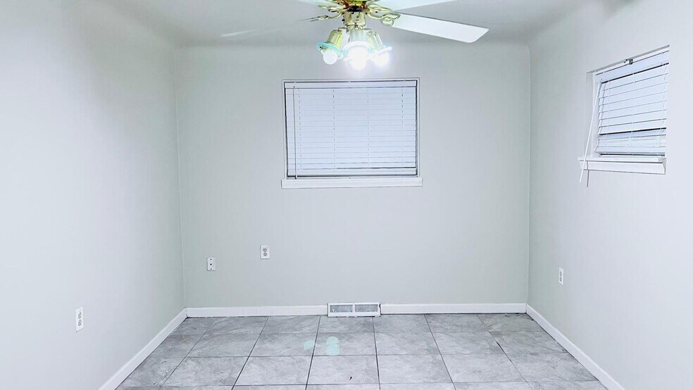 Building Photo - 25323 Orchard Lake Rd