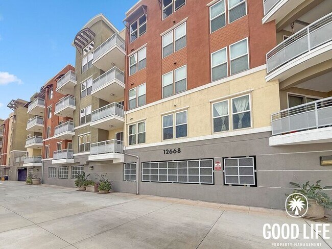 Building Photo - 12668 W Chapman Ave