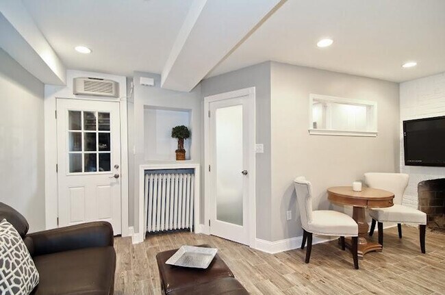 Building Photo - 1800 19th St NW