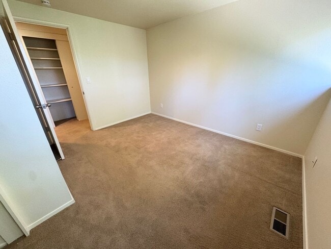 Building Photo - Mid-century modern view 3 bed house on top private drive with view of valley