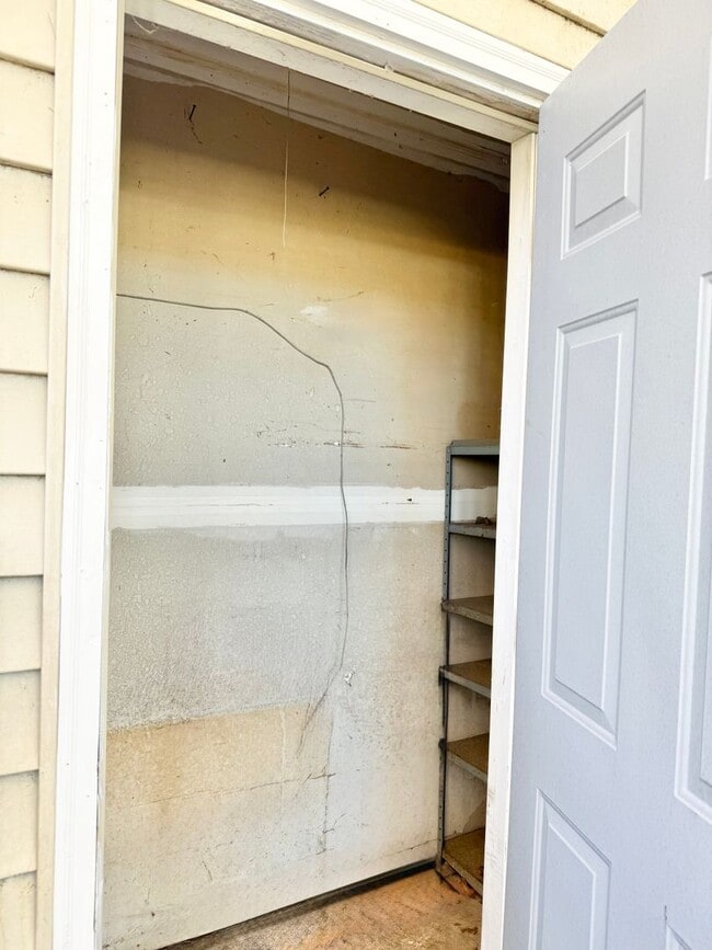 Building Photo - *** RENT READY!! Newly remodeled townhome! ALL Laminate.