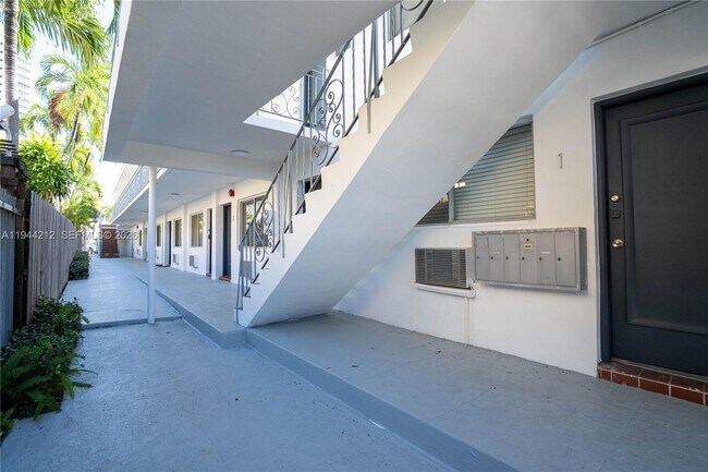 Building Photo - 7315 Harding Ave