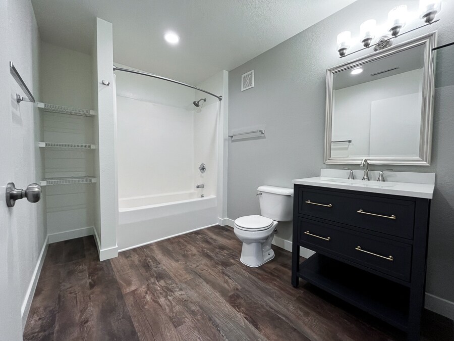 Building Photo - 2322 College St