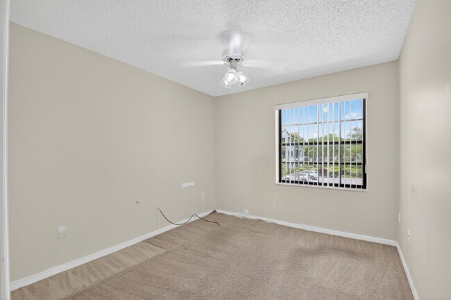 Building Photo - 5136 Floria Dr