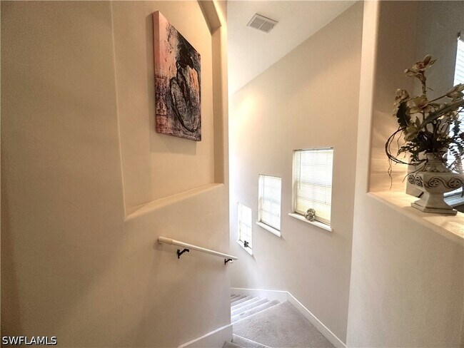 Building Photo - 1634 Tarpon Bay Dr S