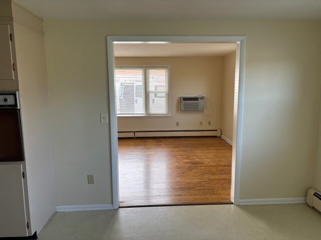 Building Photo - 502 Klein Ave