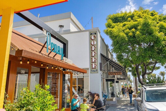 Building Photo - Bright & Beautiful 2BR Apartment Near Plea...