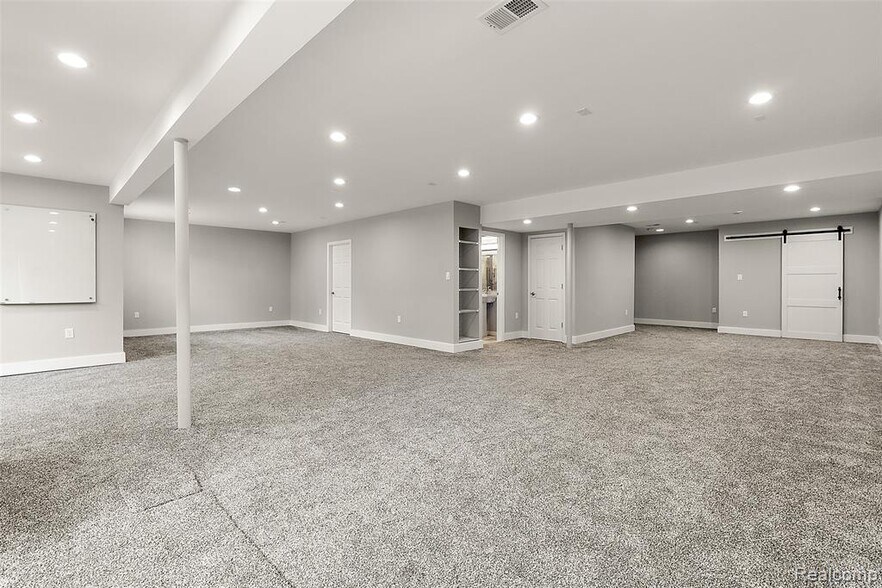 Building Photo - 31065 Tremont Ln