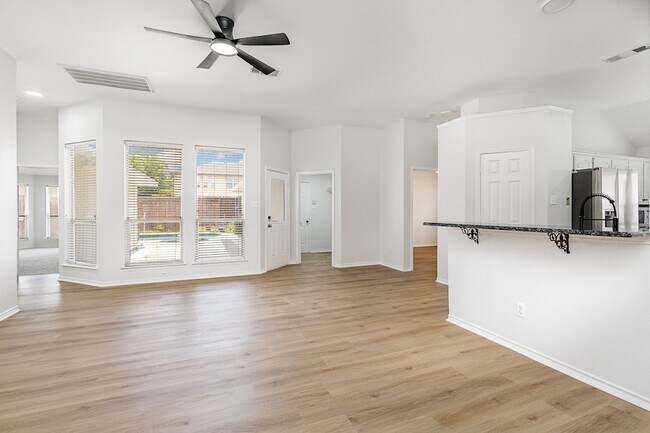Building Photo - 745 Amhurst Ct