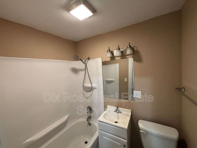 Building Photo - 209 N Grimes St