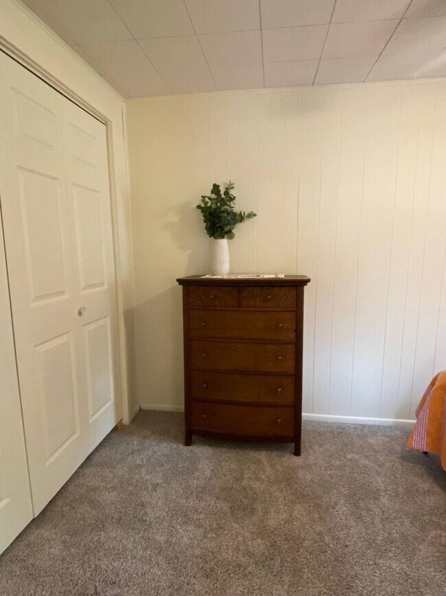 Building Photo - Charming 2BR Cottage on Lake in Niles