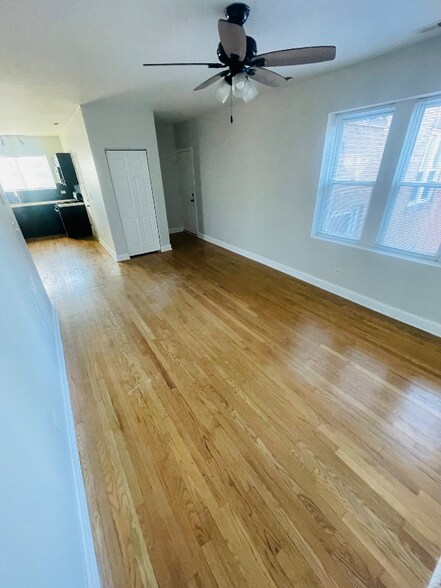 Primary Photo - 6847 S Indiana Ave