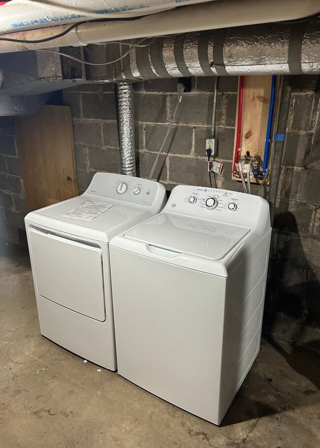 Building Photo - 1012 S 4th Ave