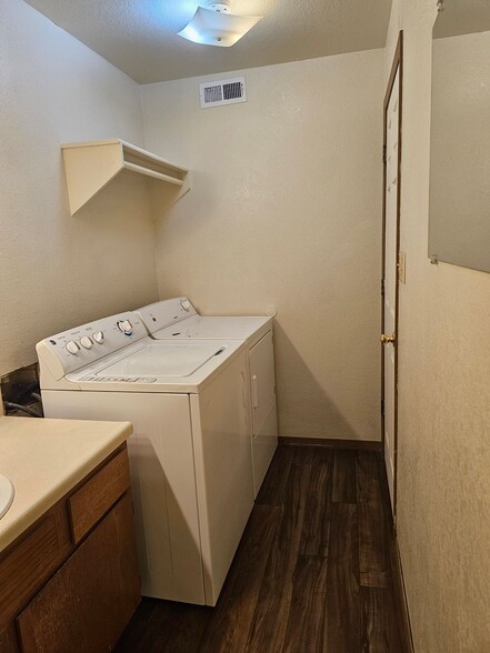 Building Photo - 51 Cedar Creek Ct