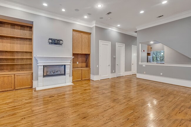 Building Photo - 1215 Rosedale St