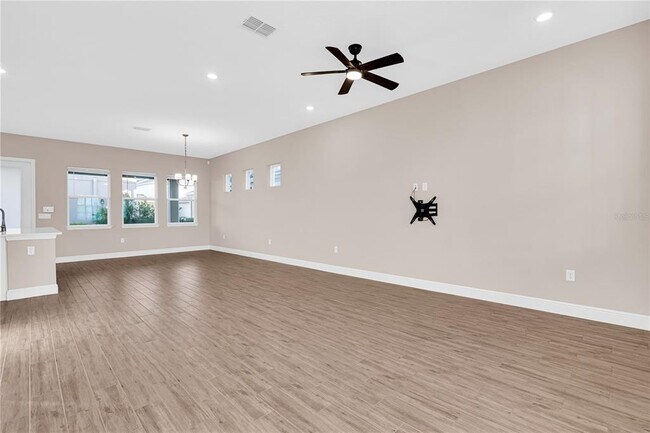 Building Photo - 10205 Pearson Ave