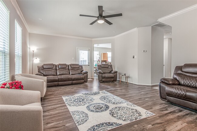Building Photo - 16418 Pademelon Dr