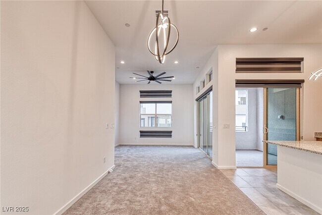 Building Photo - 643 Grey Saker St