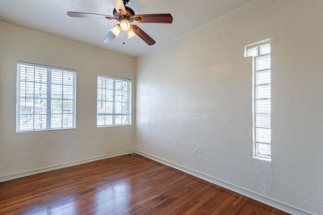 Building Photo - 241 S Cherry Ave