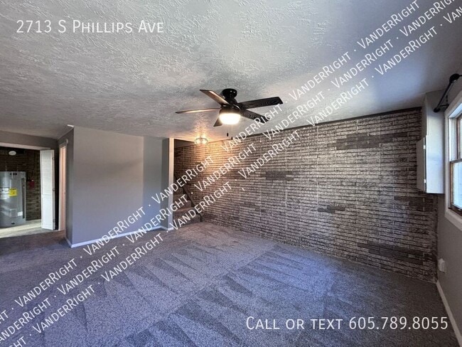 Building Photo - 2713 S Phillips Ave