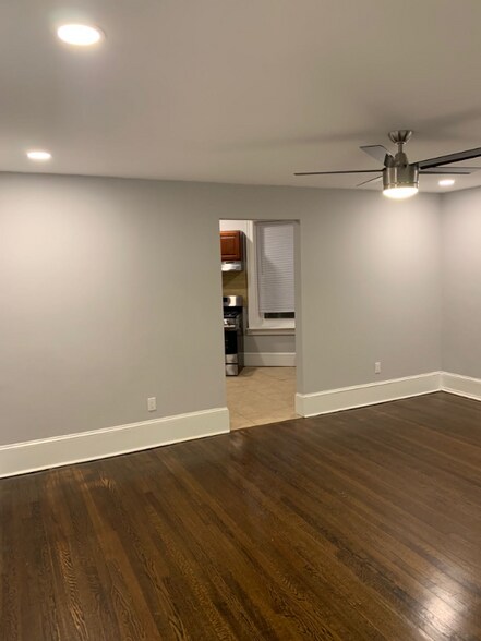 Building Photo - 530 King St