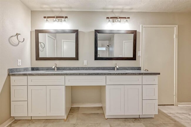 Building Photo - 3615 Highfalls Dr
