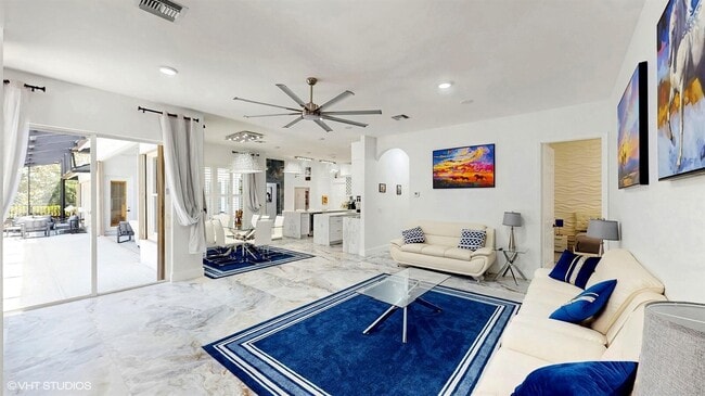 Building Photo - 15700 Carrera Ln